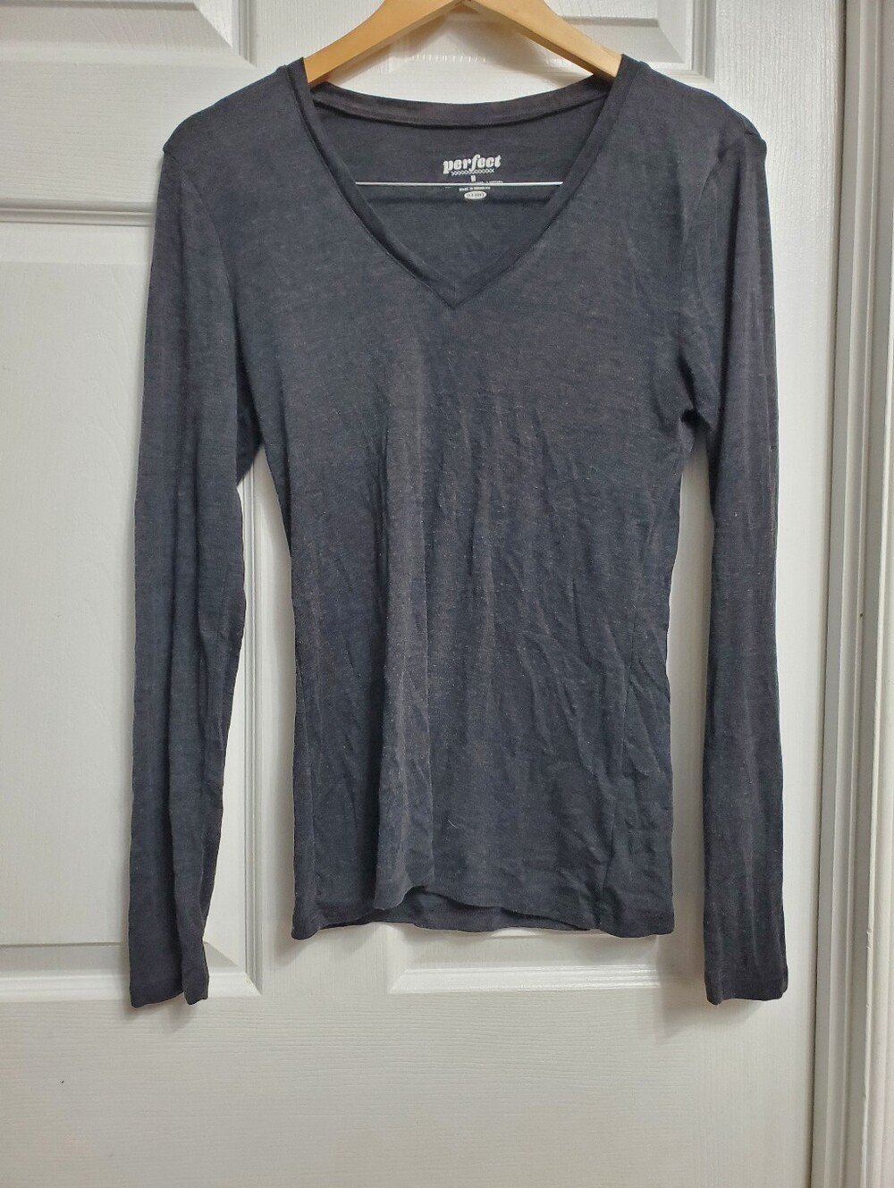 Old Navy V-Neck Long Sleeve Top - SIZE M